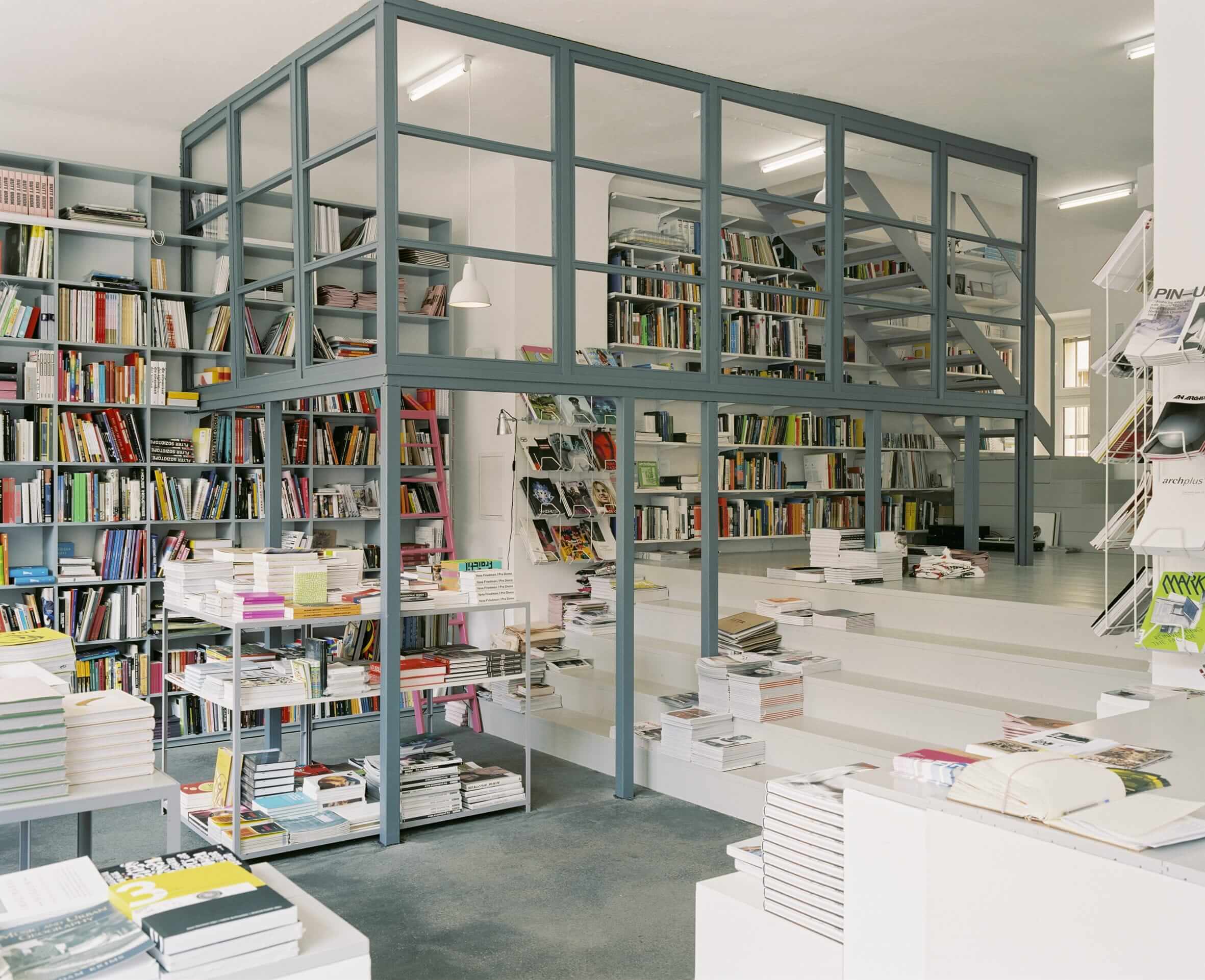 Интерьер книжного магазина Pro qm в Берлине, Германия. Источник: инстаграм-страница магазина