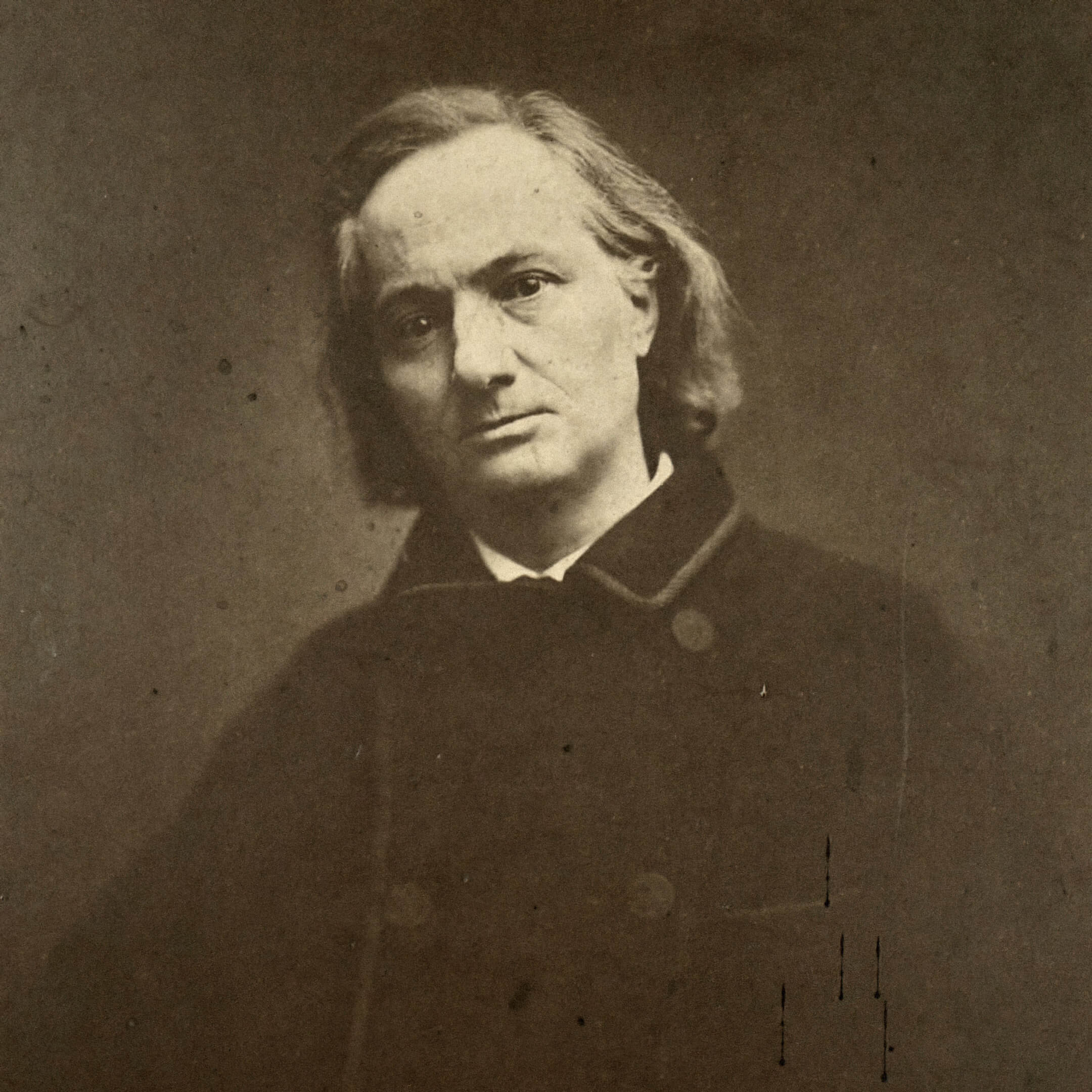 Шарль Бодлер в 1865 году, последнее фото перед его смертью. Фотограф: Étienne Carjat. Источник: commons.wikimedia.org  