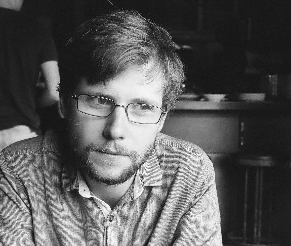 Артем Шеля — преподаватель Digital Humanities (Цифровые гуманитарные науки) Тартуского университета, исследователь Computational Stylistic Lab (Лаборатория компьютерного изучения стилистики) в Польской академии наук. Он с коллегами проводил современное стилометрическое исследование стихотворений псевдо-Батенькова. Фото из личного архива