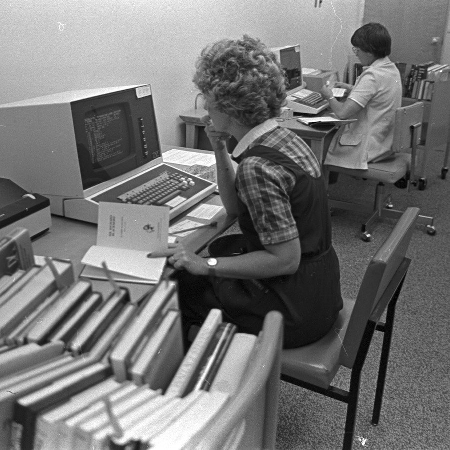 Datamater og digte! Foto: Wikimedia Commons (CC BY 4.0)