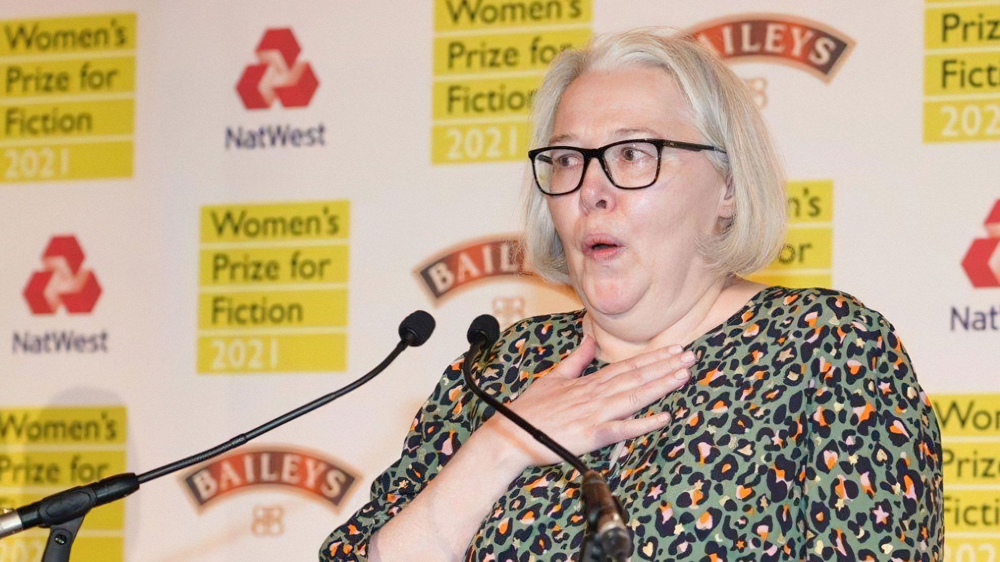 Сюзанна Кларк на церемонии вручения премии Women’s Prize for Fiction. Фото: BBC