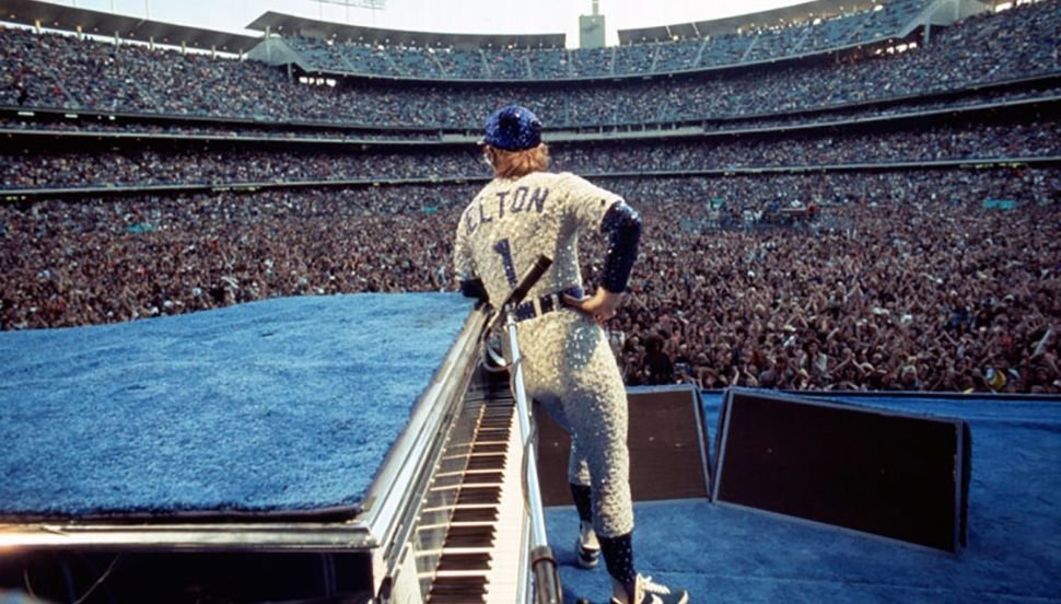 Istorijski rasprodati koncerti Eltona Džona na stadionu Dodžer. (Fotografija: Terri ONeill @ Iconic Images) / Izvor: eltonjohn.com