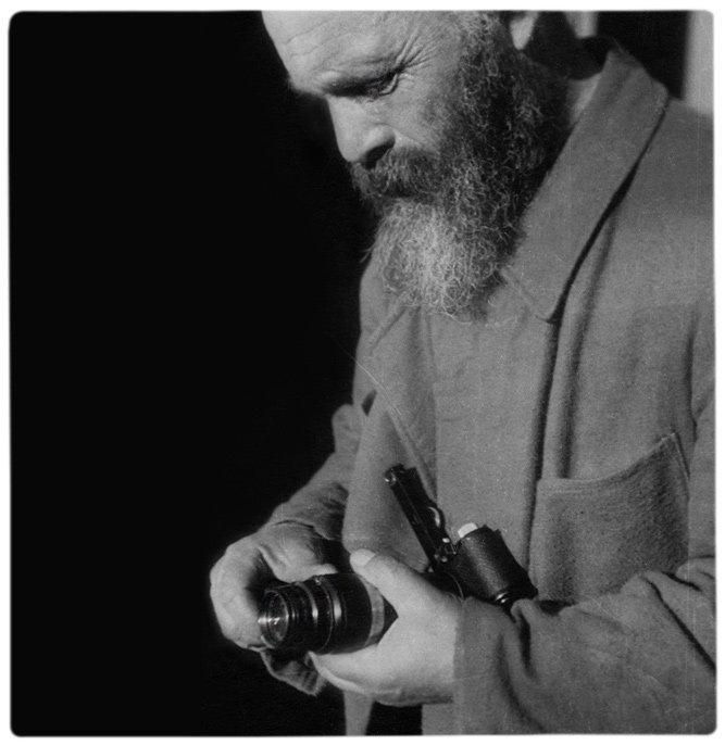 Михаил Пришвин с фотоаппаратом Leica. Фото: Дом-музей Михаила Пришвина