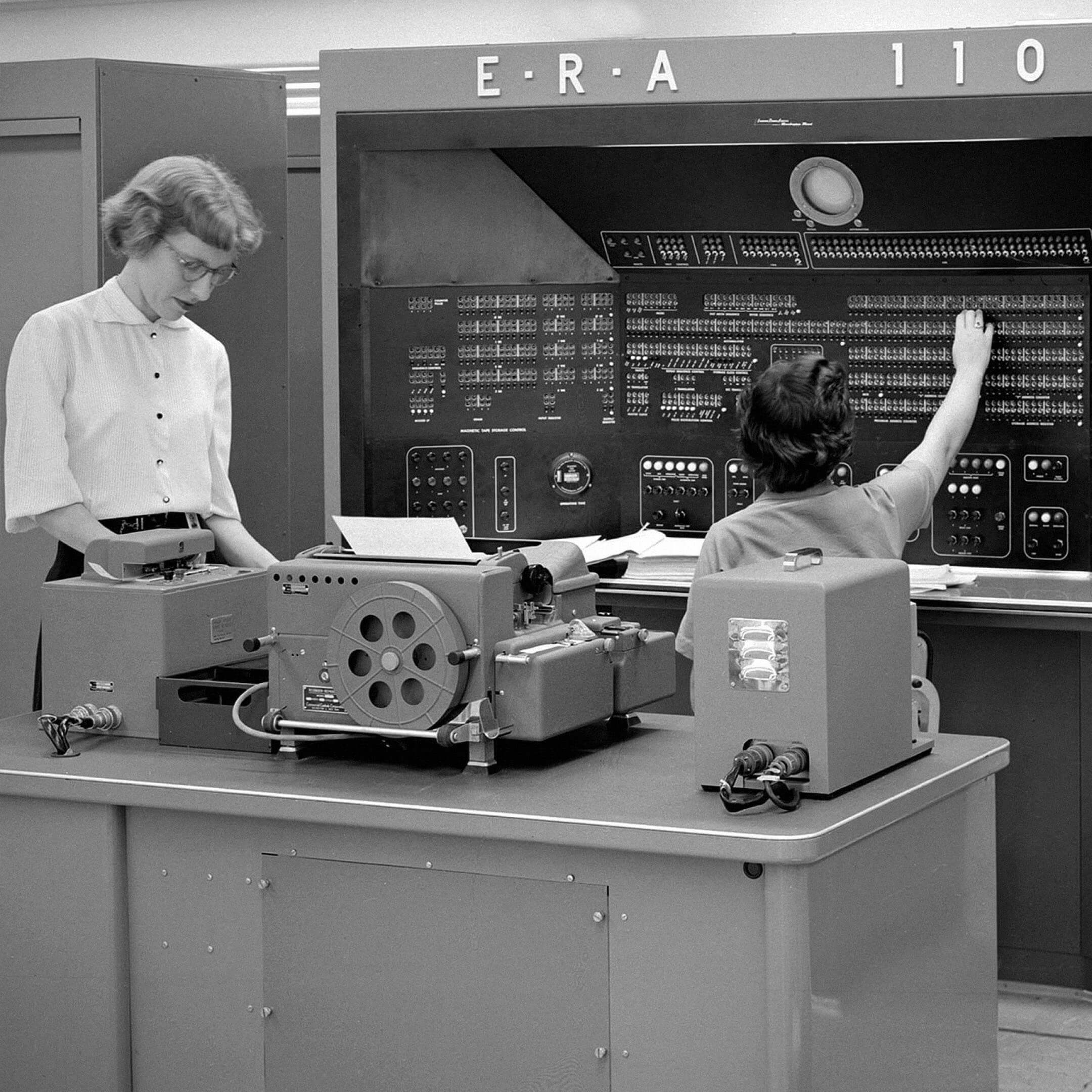 Компьютер E.R.A./Univac 1103 в 1950-х. Фото: Hum Images/Alamy