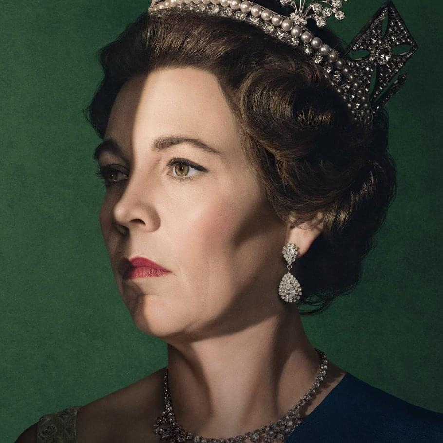 Оливия Колман в роли королевы Елизаветы II. Источник: twitter.com/TheCrownNetflix