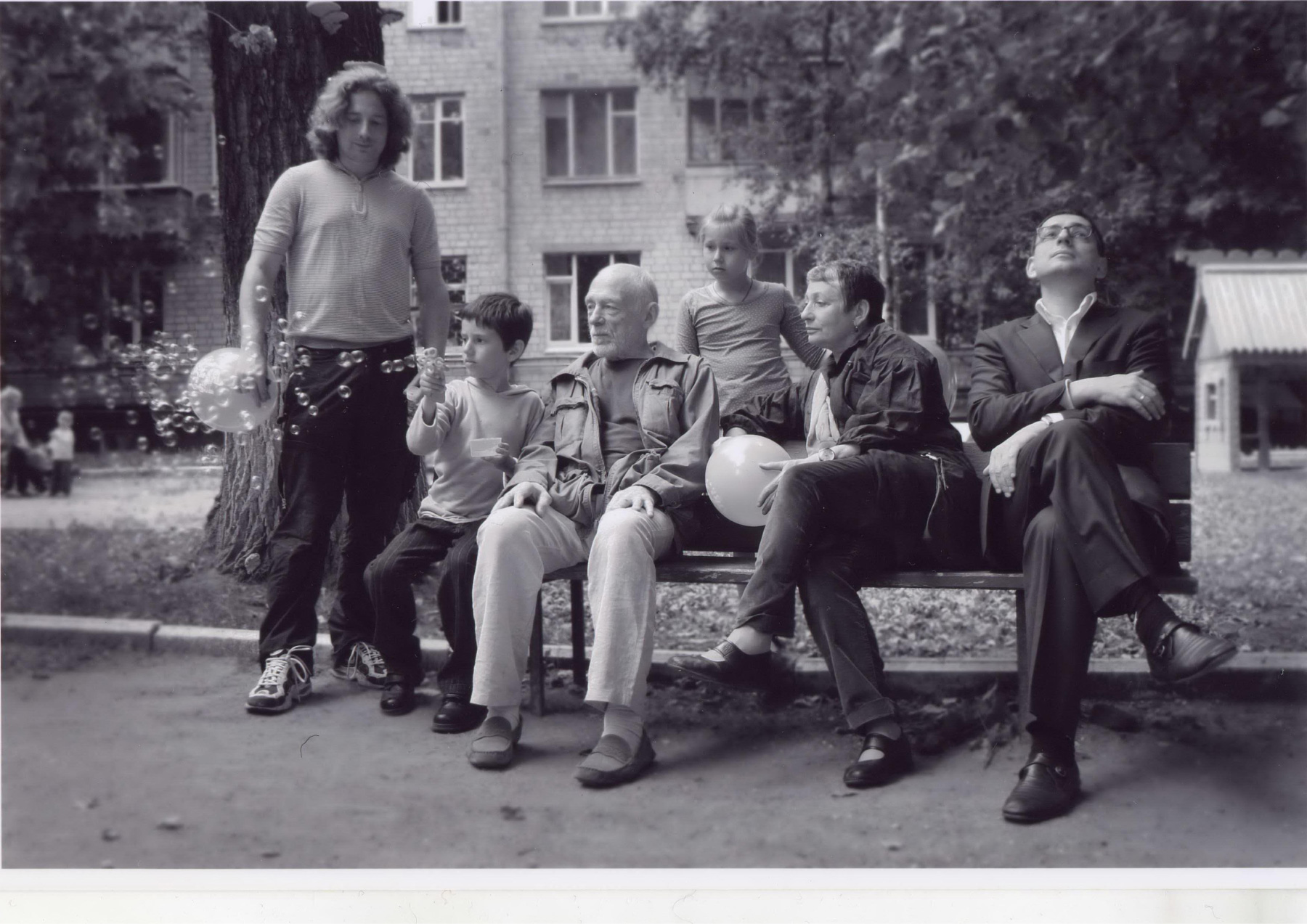 Людмила Улицкая с семьей. Фото из личного архива