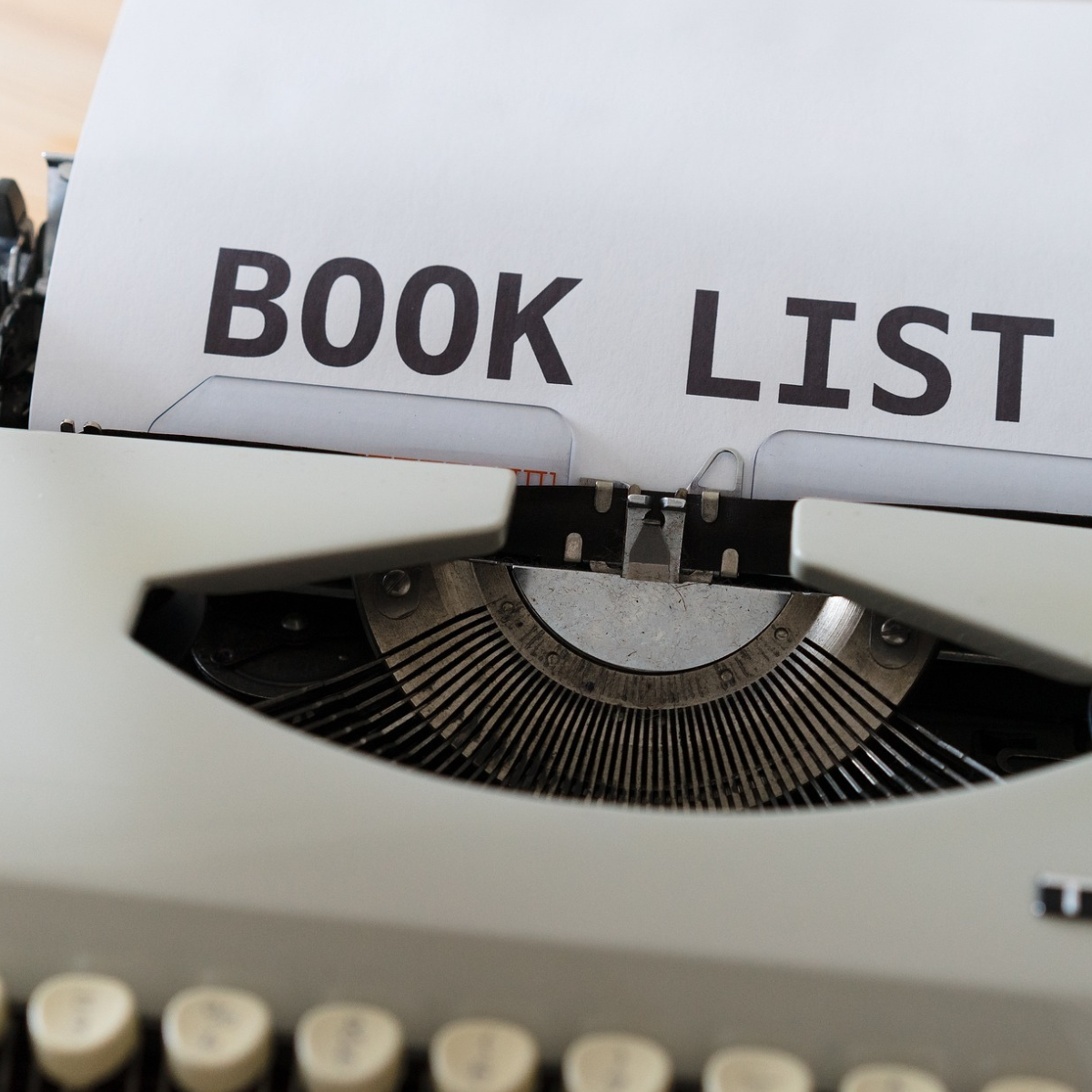 Napravite spisak knjiga za čitanje / foto: pixabay