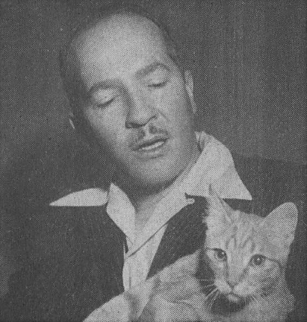 Роберт Хайнлайн с котом. Источник: www.wikiwand.com