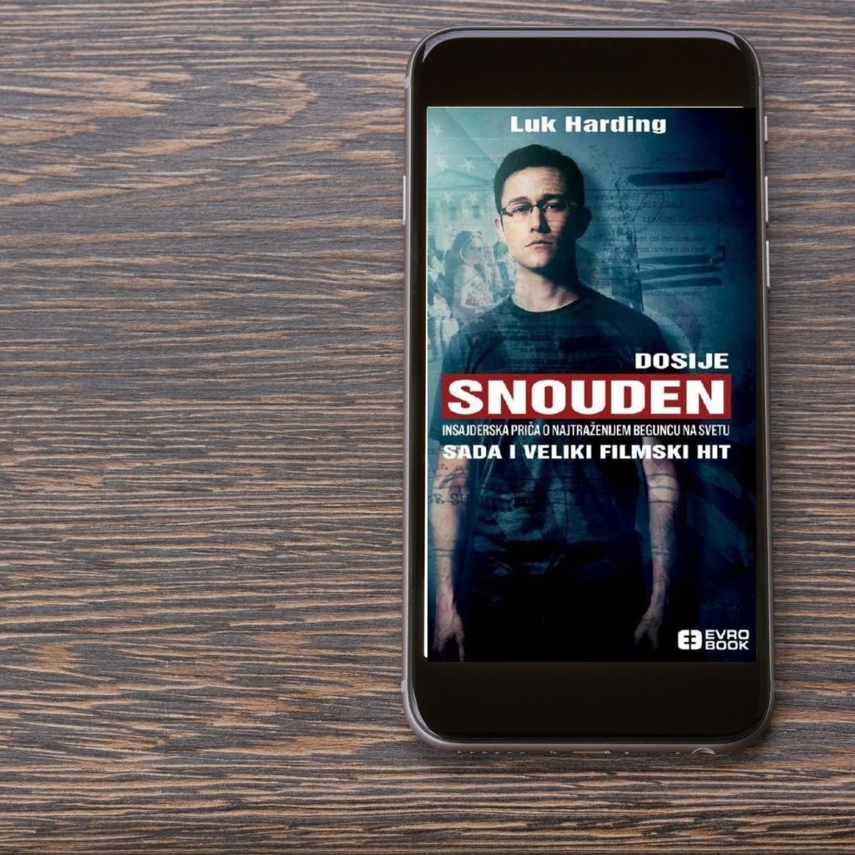 Naslovna strana knjige Dosije Snouden / foto: Bookmate